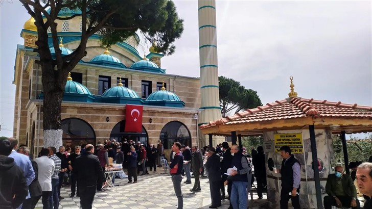 Yay­la­köy Camii iba­de­te açıl­dı